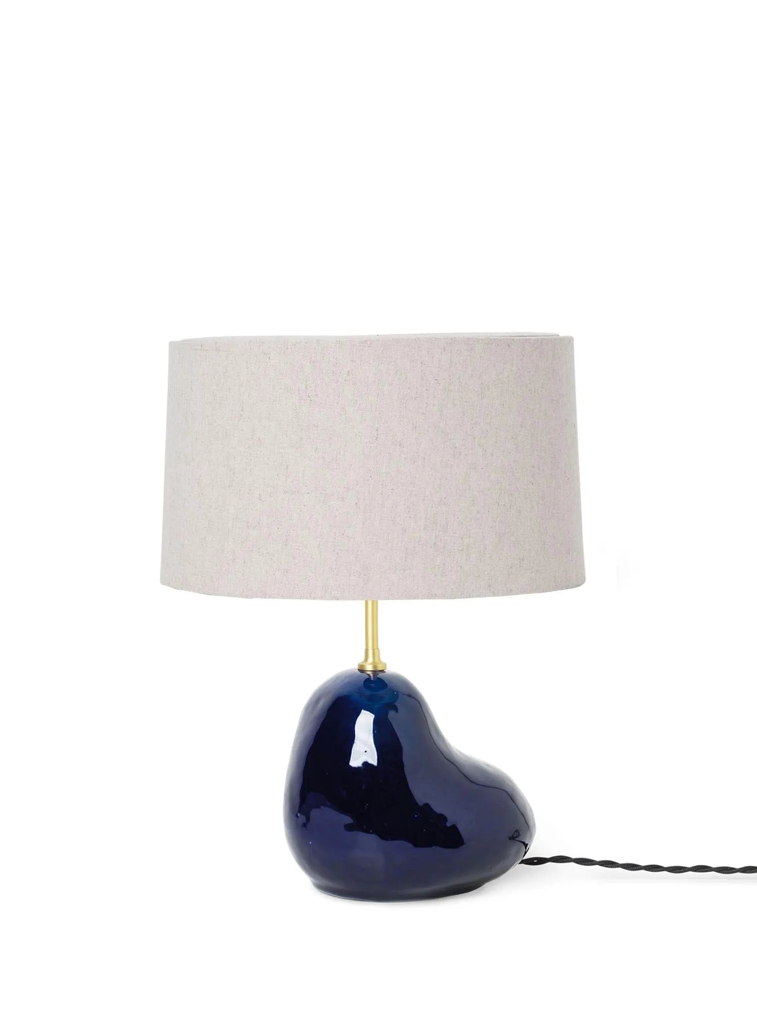 Hebe Lampenschirm von Ferm Living: Moderne Akzente in warmen Farben.