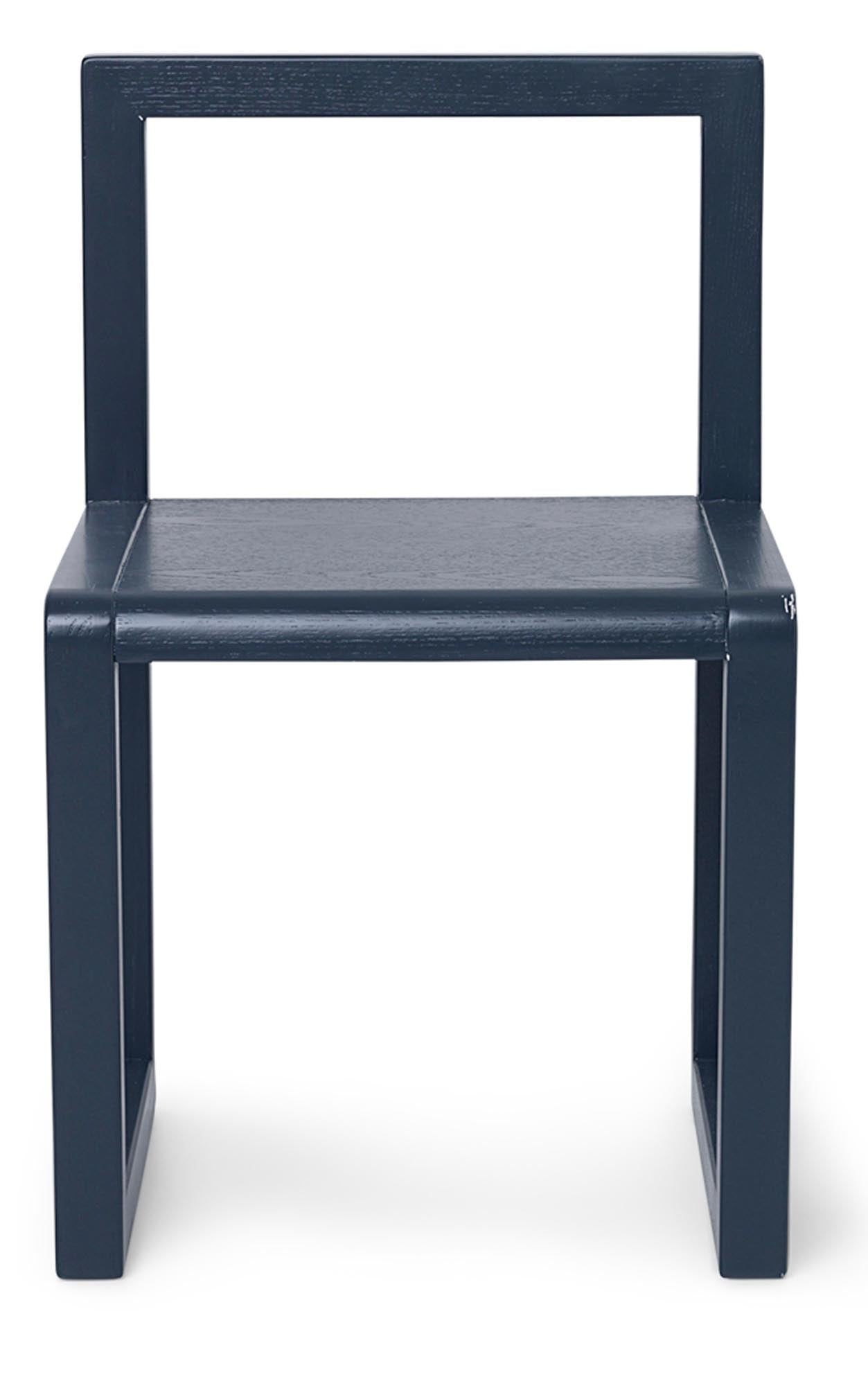 Little Architect Stuhl in Dunkelblau präsentiert im Onlineshop von KAQTU Design AG. Stuhl ist von Ferm Living