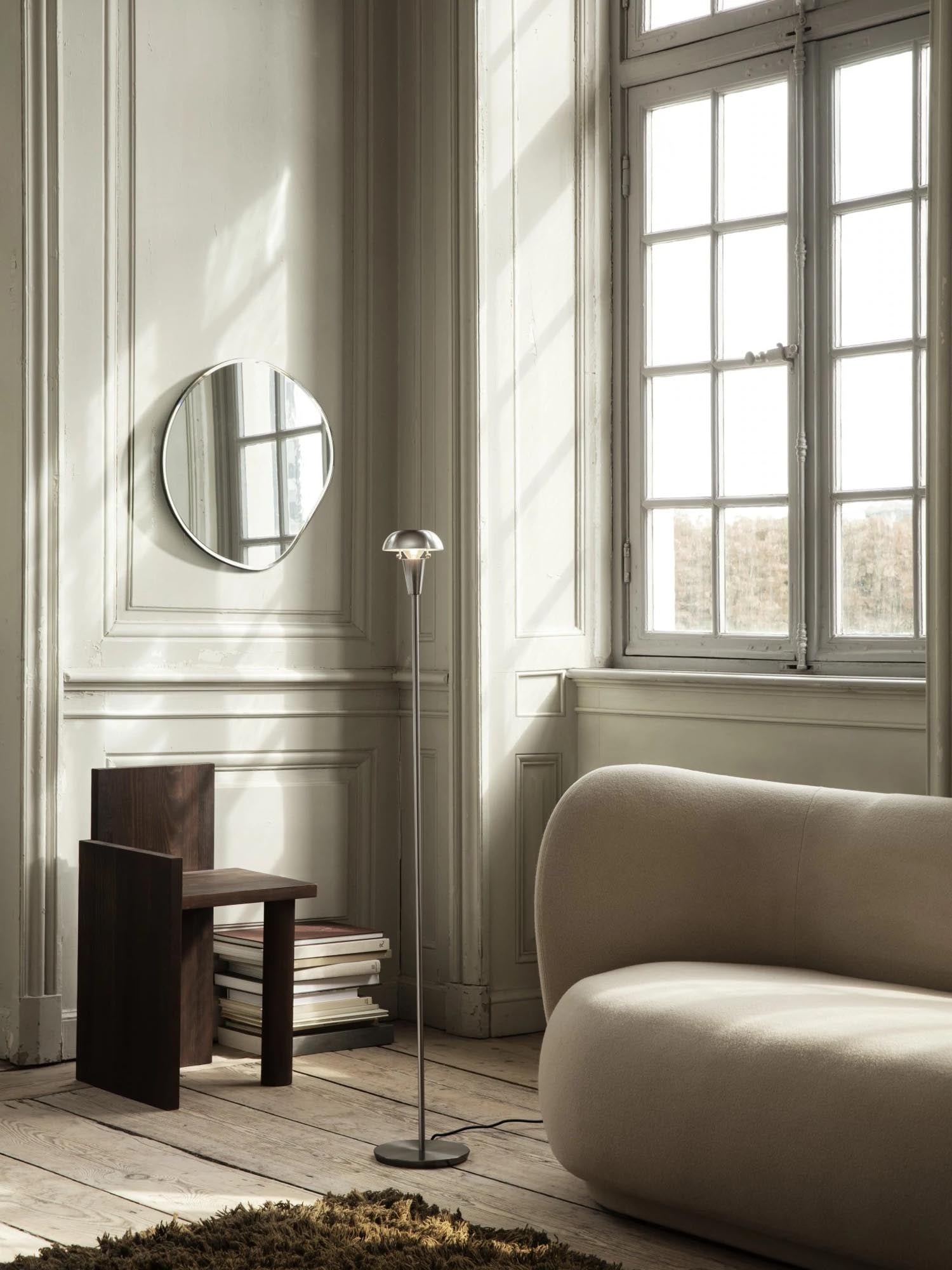 Eleganter Uta Piece Tisch: Skulpturales Design von Ferm Living.