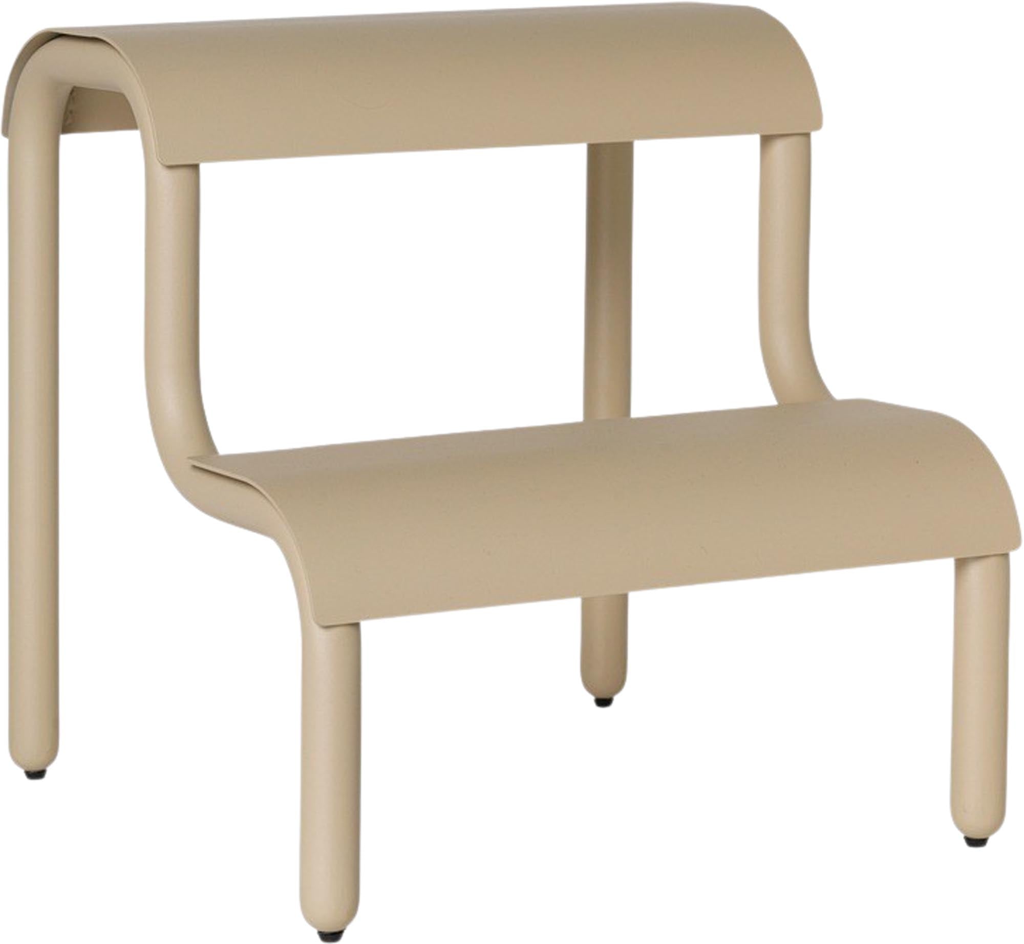 Eleganter Up Step Hocker von Ferm Living aus robustem Eisen.