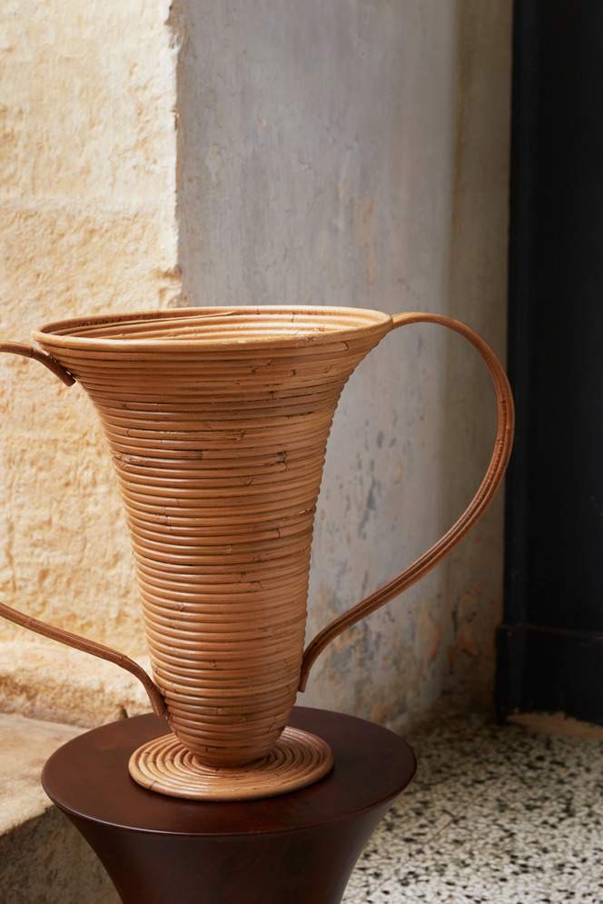 Amphora Vase Gross in Natur präsentiert im Onlineshop von KAQTU Design AG. Vase ist von Ferm Living