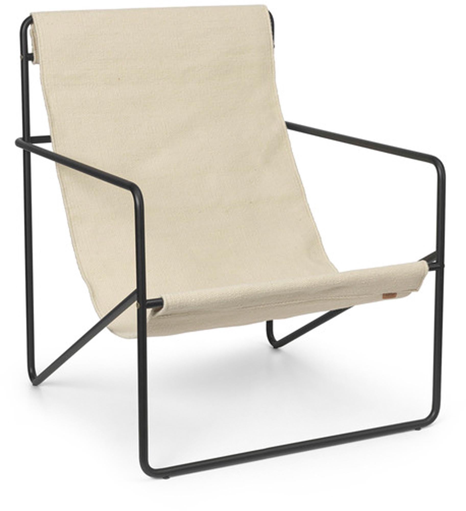 Desert Loungestuhl in Black/Cloud präsentiert im Onlineshop von KAQTU Design AG. Outdoor-Sessel mit Armlehnen ist von Ferm Living
