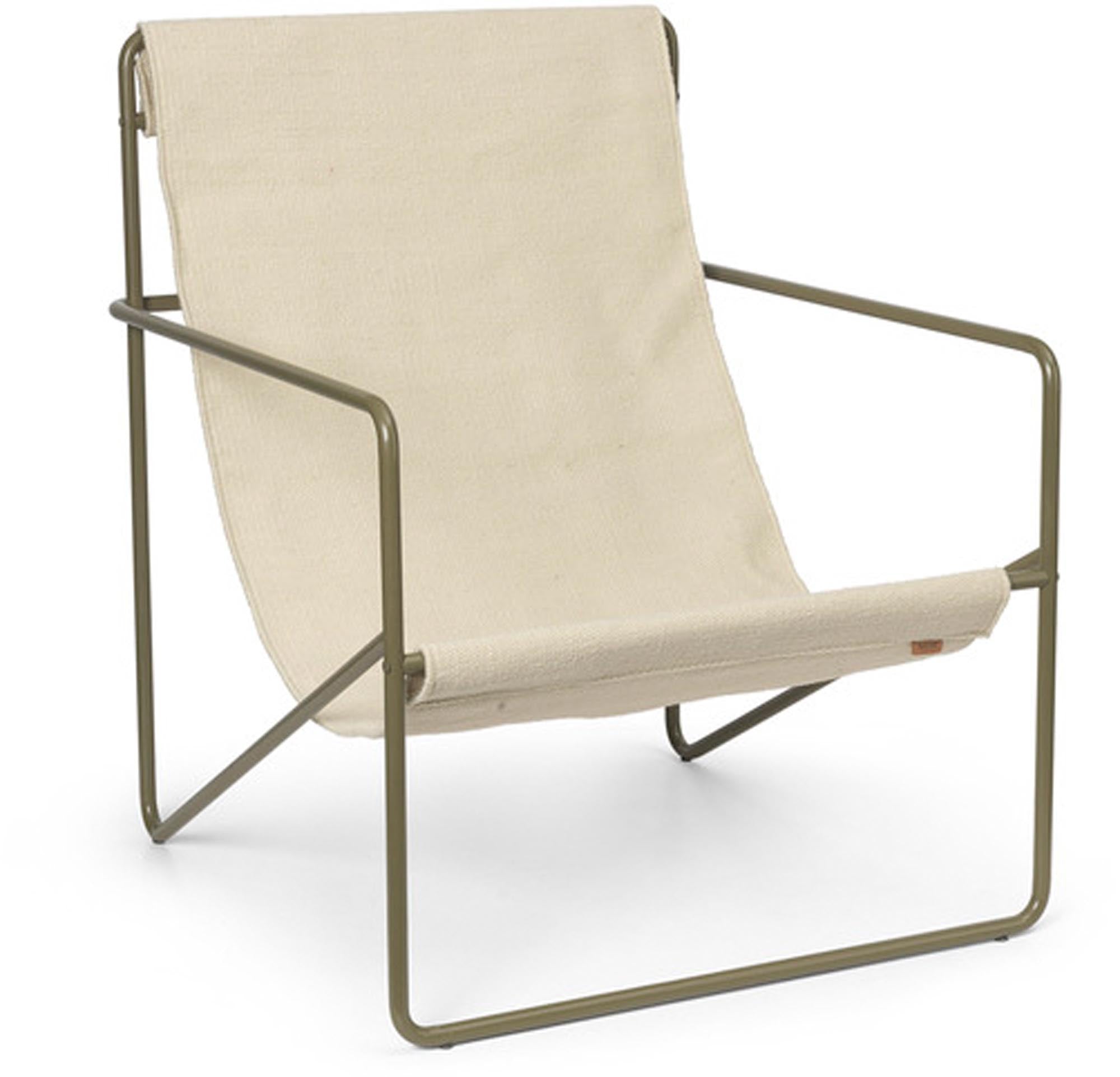 Desert Loungestuhl in Olive/Cloud präsentiert im Onlineshop von KAQTU Design AG. Outdoor-Sessel mit Armlehnen ist von Ferm Living