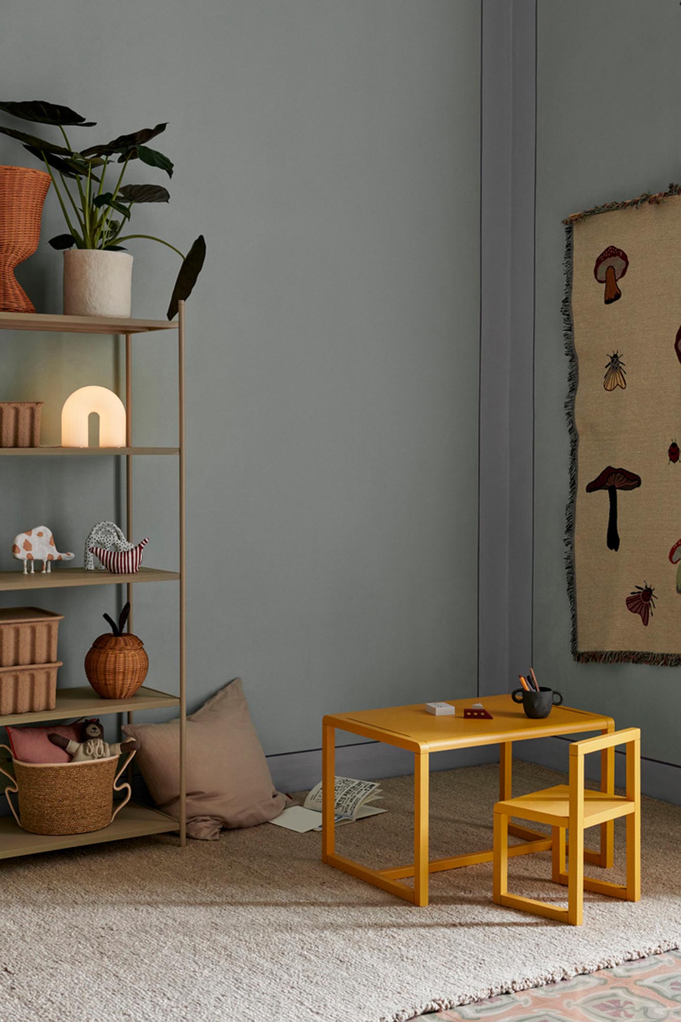 Little Architect Stuhl in Gelb präsentiert im Onlineshop von KAQTU Design AG. Stuhl ist von Ferm Living