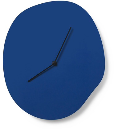 Melt Wanduhr in Blau präsentiert im Onlineshop von KAQTU Design AG. Wanduhr ist von Ferm Living