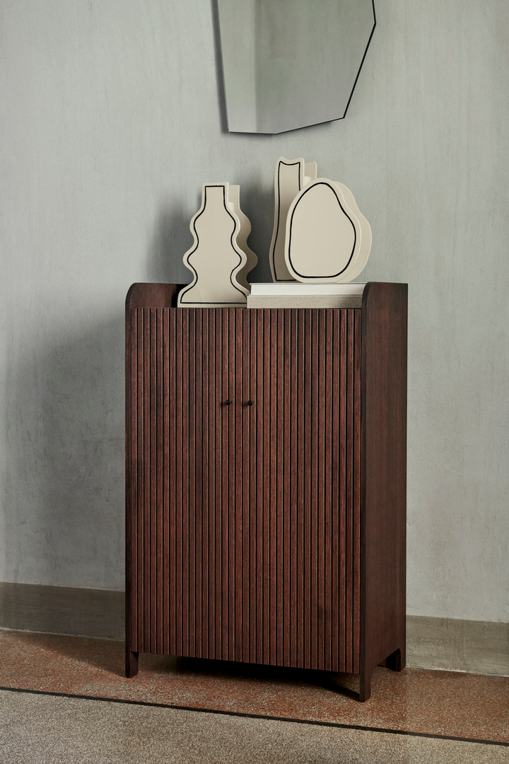 Paste Vase in Off-white / Schwarz präsentiert im Onlineshop von KAQTU Design AG. Vase ist von Ferm Living