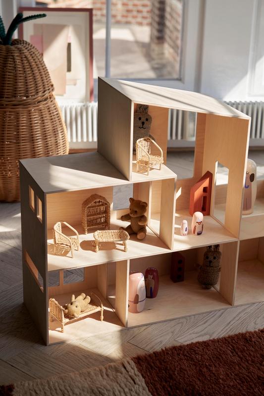 Rattan Puppenhaus Möbel in Natur präsentiert im Onlineshop von KAQTU Design AG. Spiele Kids ist von Ferm Living