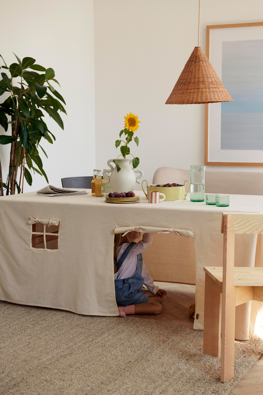 Settle Spielzeughaus in Off-white präsentiert im Onlineshop von KAQTU Design AG. Spiele Kids ist von Ferm Living