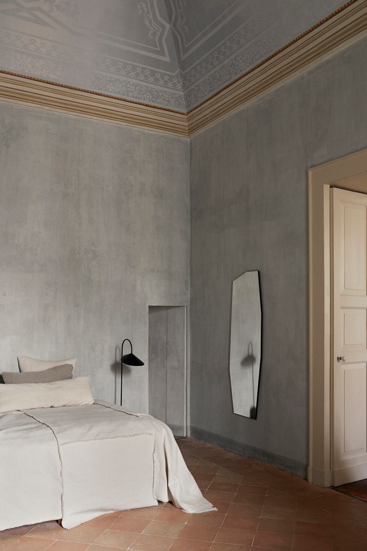 Shard Spiegel in Silber präsentiert im Onlineshop von KAQTU Design AG. Spiegel ist von Ferm Living
