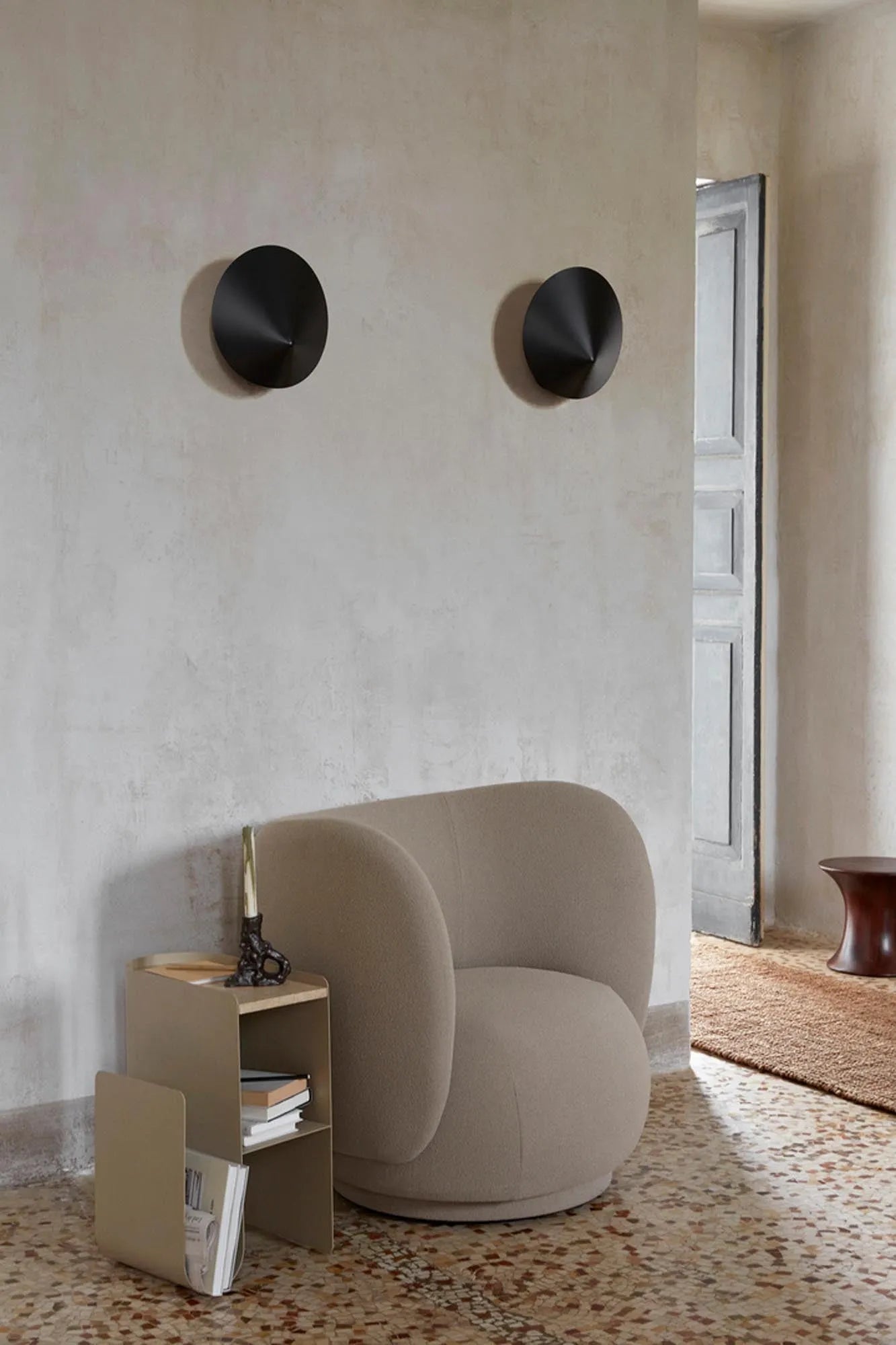 Vault Beistelltisch von Ferm Living: Skandinavische Eleganz pur.