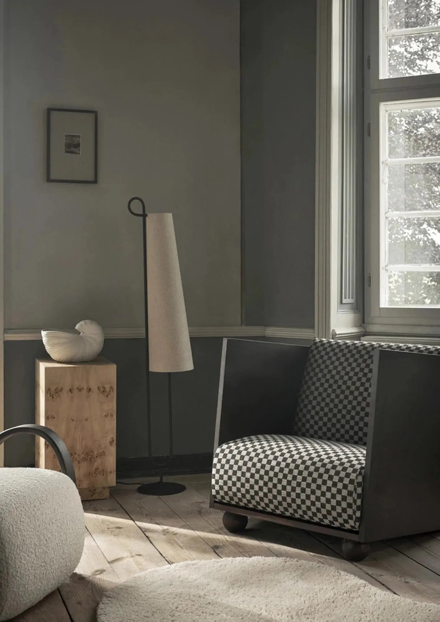 Stilvolle Ancora Stehleuchte von Ferm Living für modernes Ambiente.