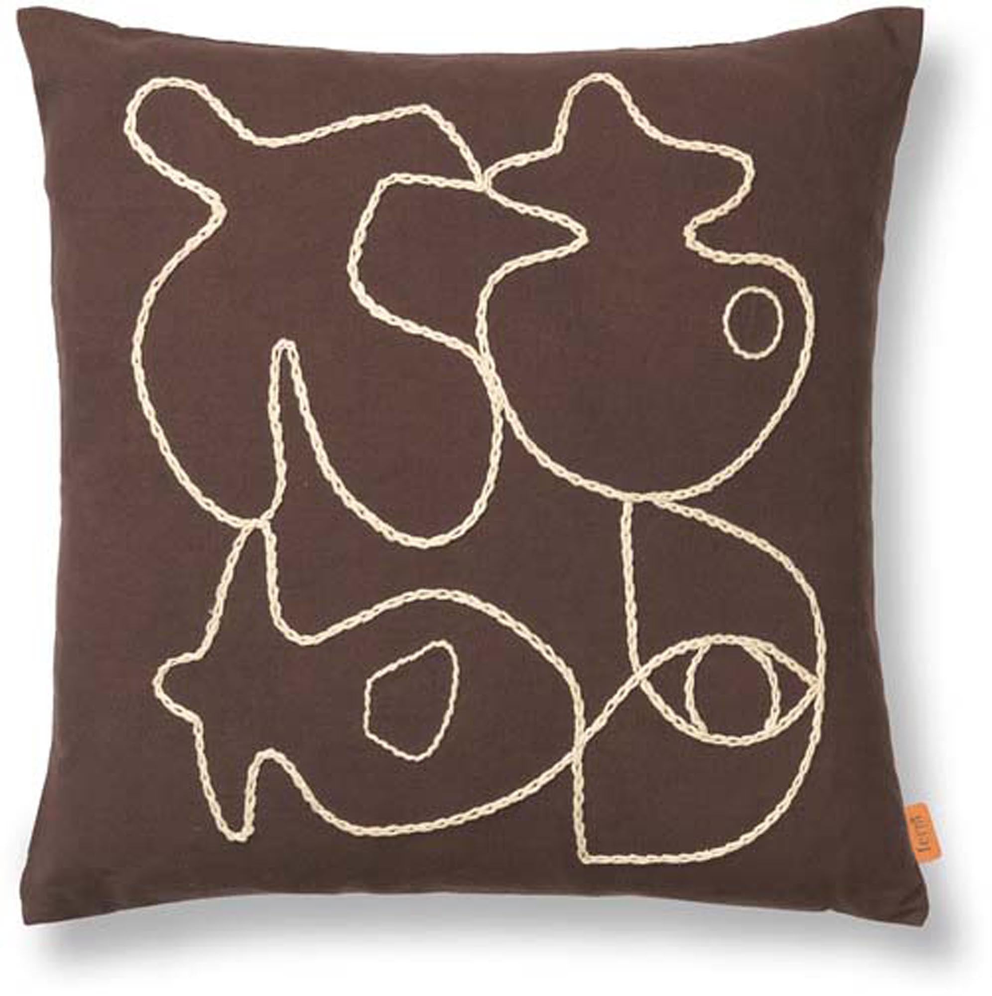 Figure Kissen  in Coffee/Sand präsentiert im Onlineshop von KAQTU Design AG. Kissen ist von Ferm Living