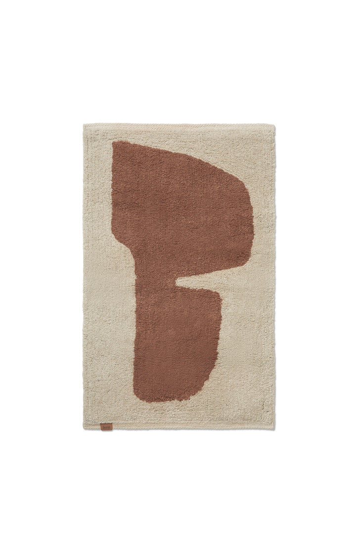 Lay Matte in Parchment/Rust präsentiert im Onlineshop von KAQTU Design AG. Badzubehör ist von Ferm Living
