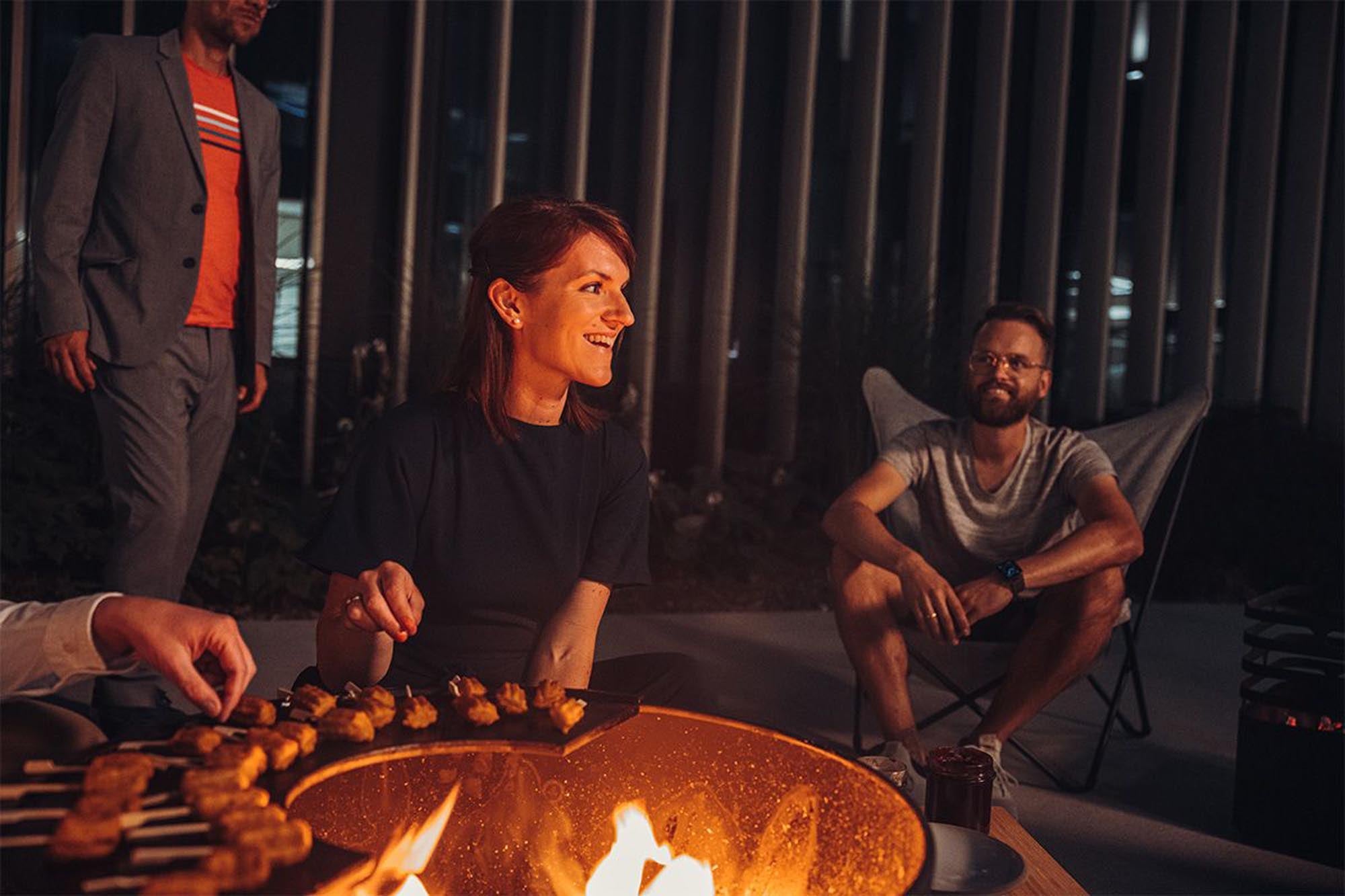 Höfats BOWL 70: Vielseitiges Plancha-Grillset für Genießer.