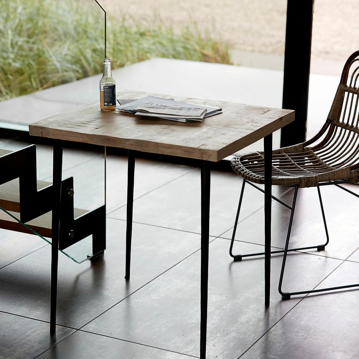 Tisch, Slated in Eisen präsentiert im Onlineshop von KAQTU Design AG. Esstisch ist von House Doctor