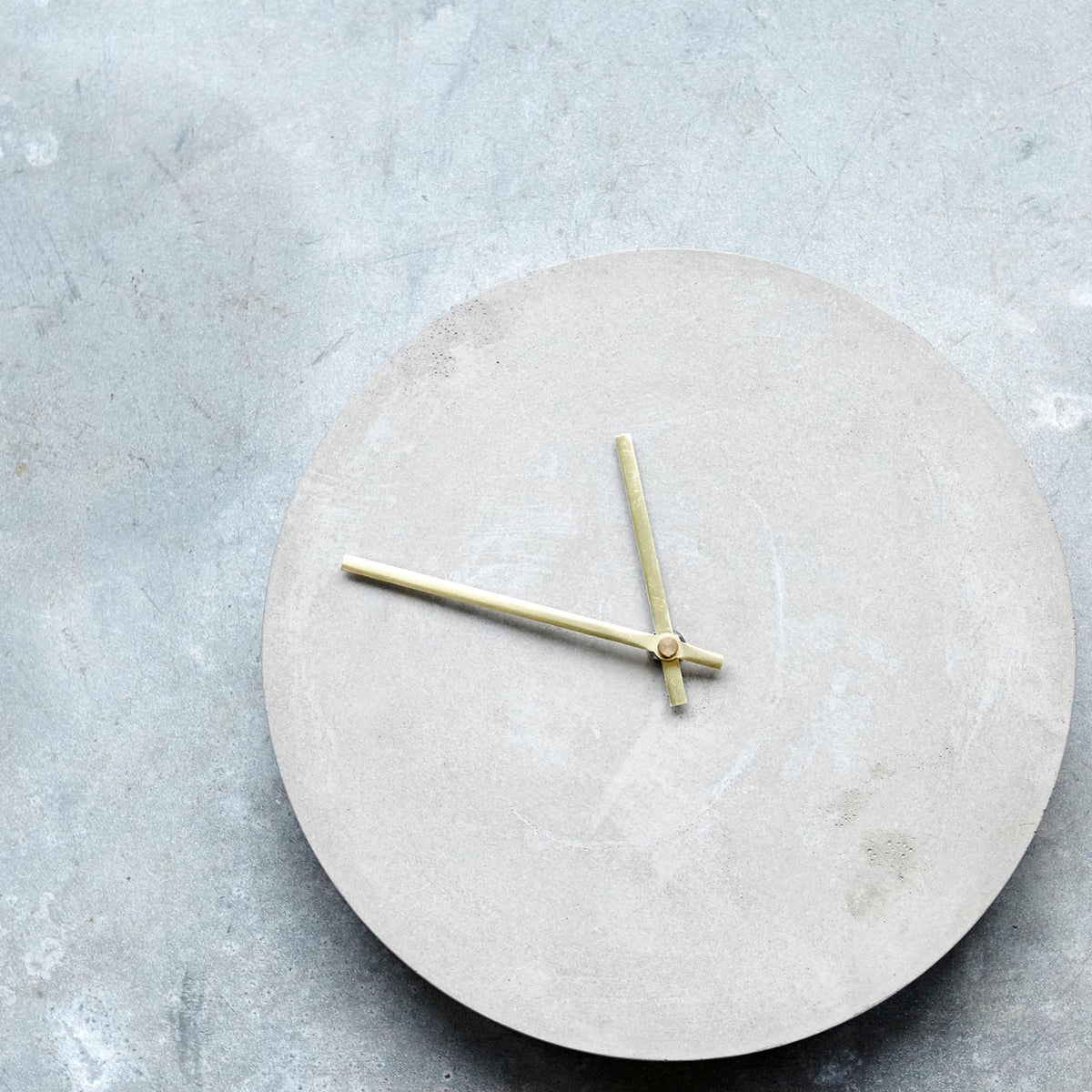 Wanduhr, Watch in Beton präsentiert im Onlineshop von KAQTU Design AG. Wanduhr ist von House Doctor;Wanduhr, Watch in Beton präsentiert im Onlineshop von KAQTU Design AG. Wanduhr ist von House Doctor