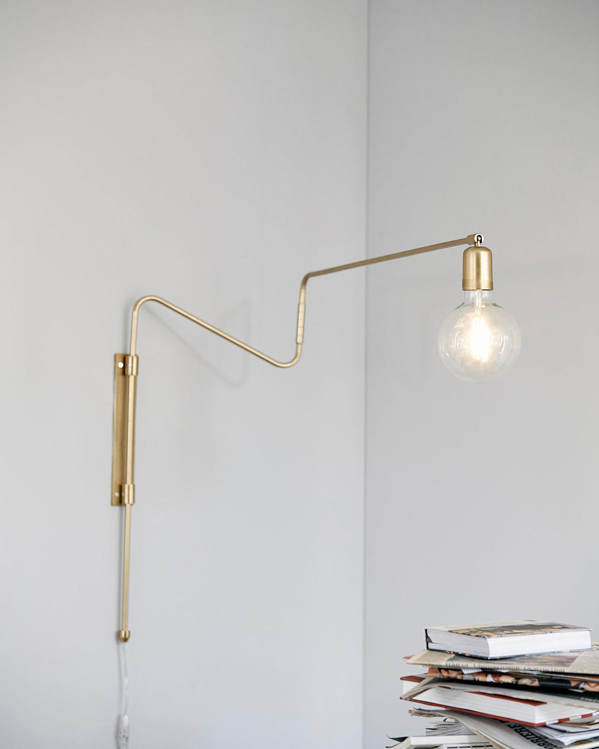 Wandlampe, HDSwing, Messing in Messing präsentiert im Onlineshop von KAQTU Design AG. Wandleuchte ist von House Doctor