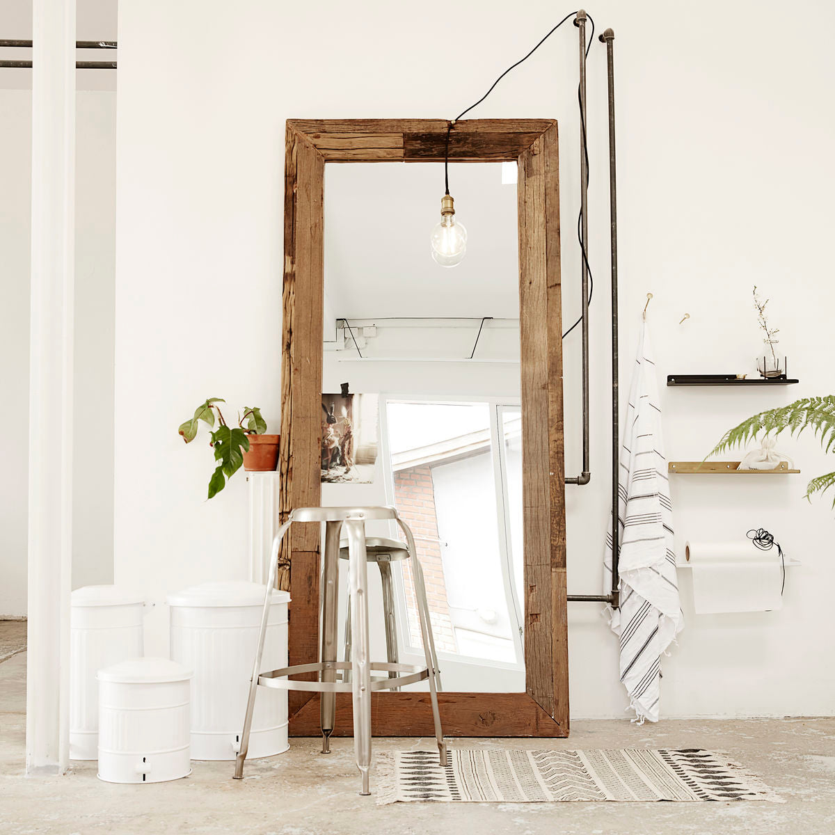 Hocker, Define in Gunmetal-Grau präsentiert im Onlineshop von KAQTU Design AG. Barhocker ist von House Doctor