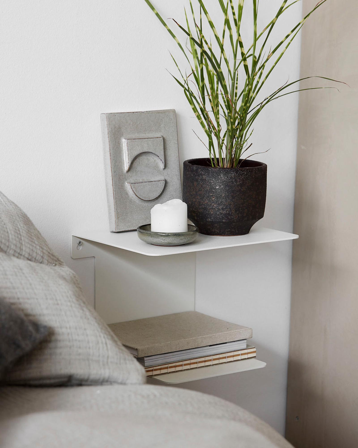 Regal, Book in Weiss präsentiert im Onlineshop von KAQTU Design AG. Bücherregal ist von House Doctor