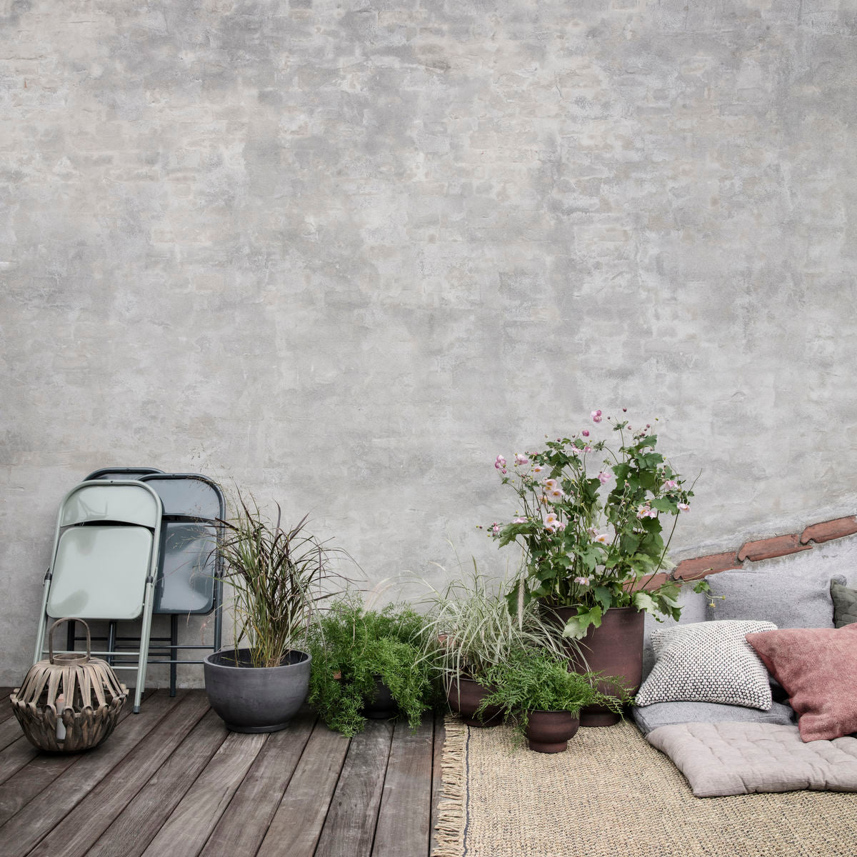 Stuhl, Fold It in Granitgrau präsentiert im Onlineshop von KAQTU Design AG. Gartenstuhl ist von House Doctor