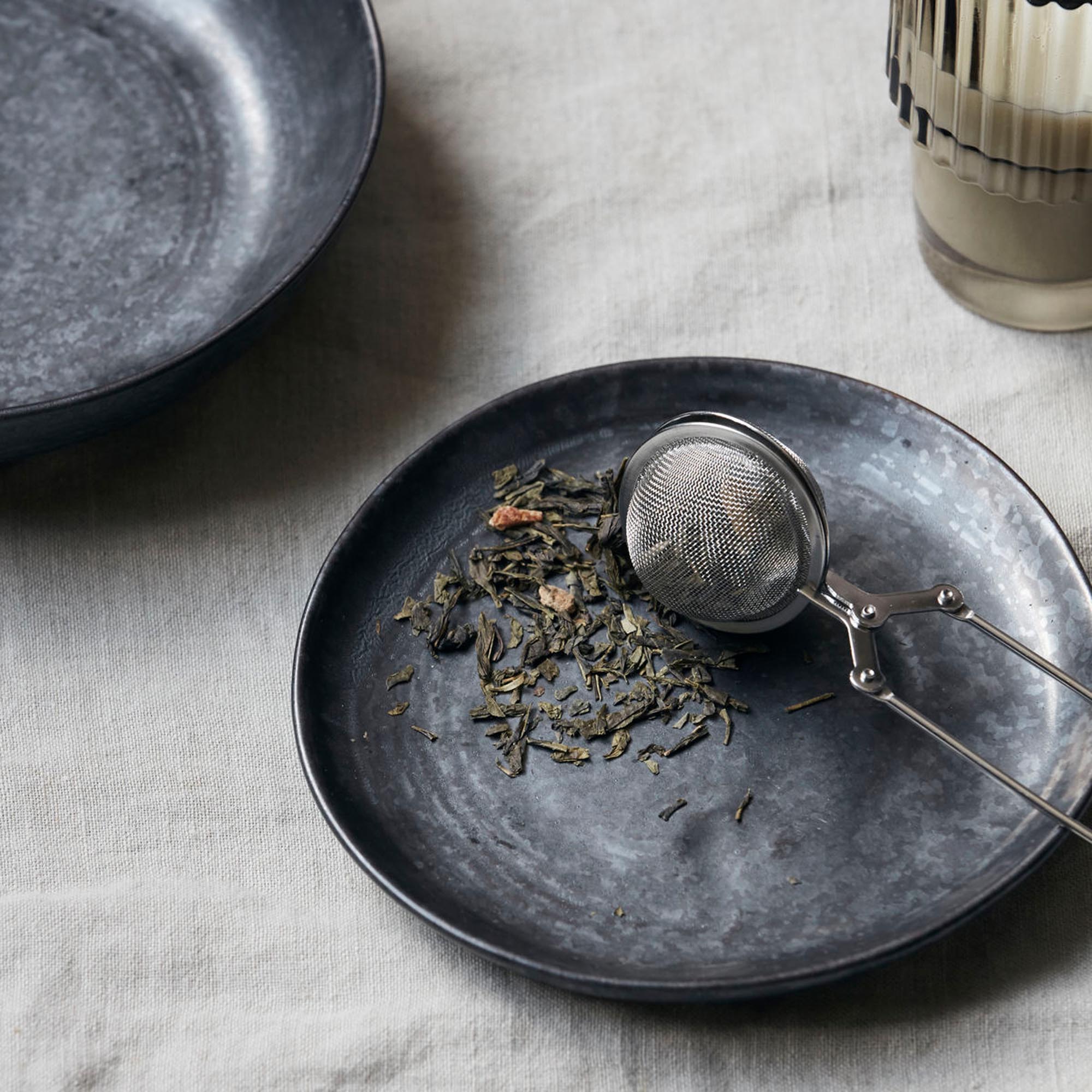 Kuchenteller Pion: Stilvolle Keramik für Ihre gedeckte Tafel.