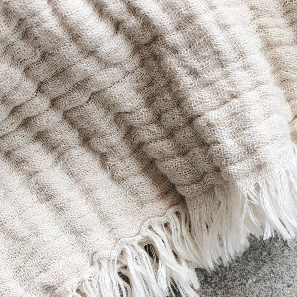 Decke, Alice in Beige präsentiert im Onlineshop von KAQTU Design AG. Wolldecke ist von House Doctor