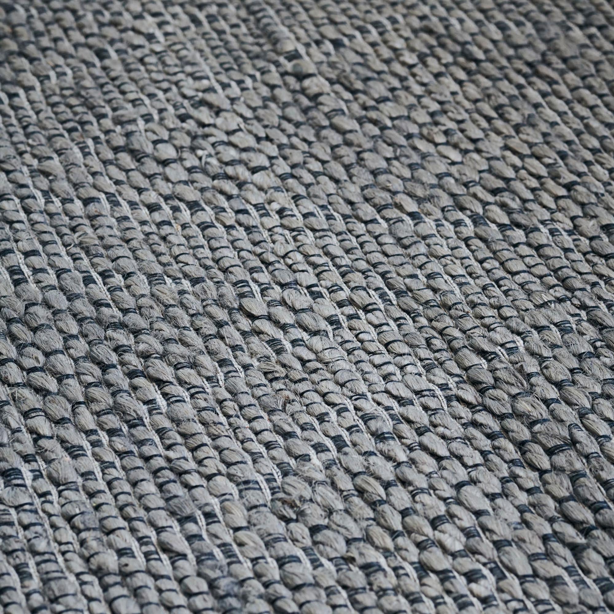 Eleganter Teppich Mara von House Doctor mit geometrischem Muster.