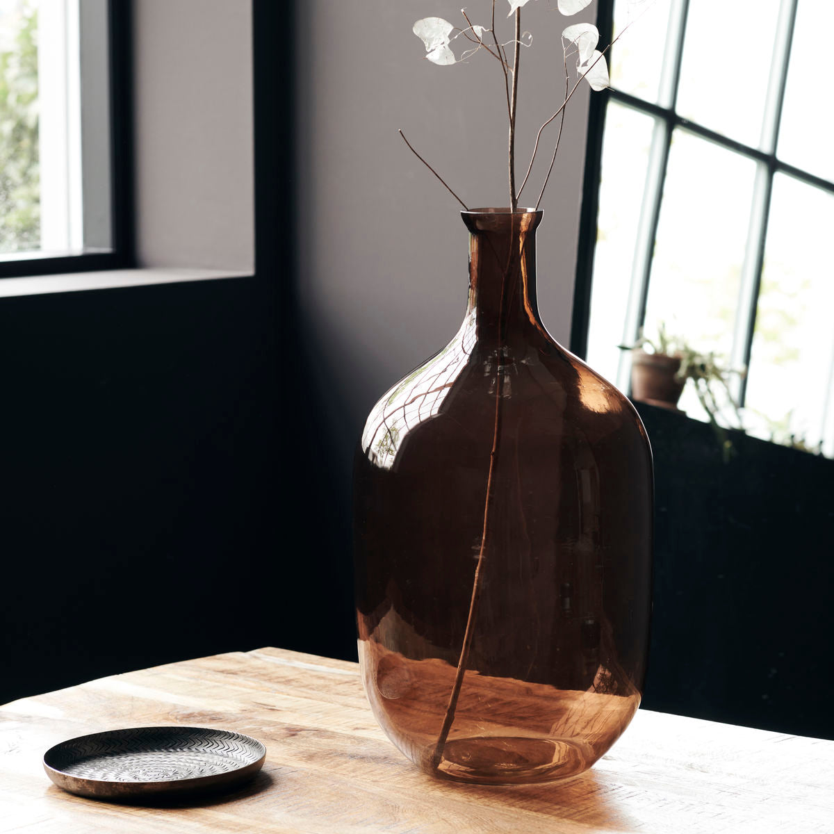 Vase, Tinka in Braun präsentiert im Onlineshop von KAQTU Design AG. Vase ist von House Doctor