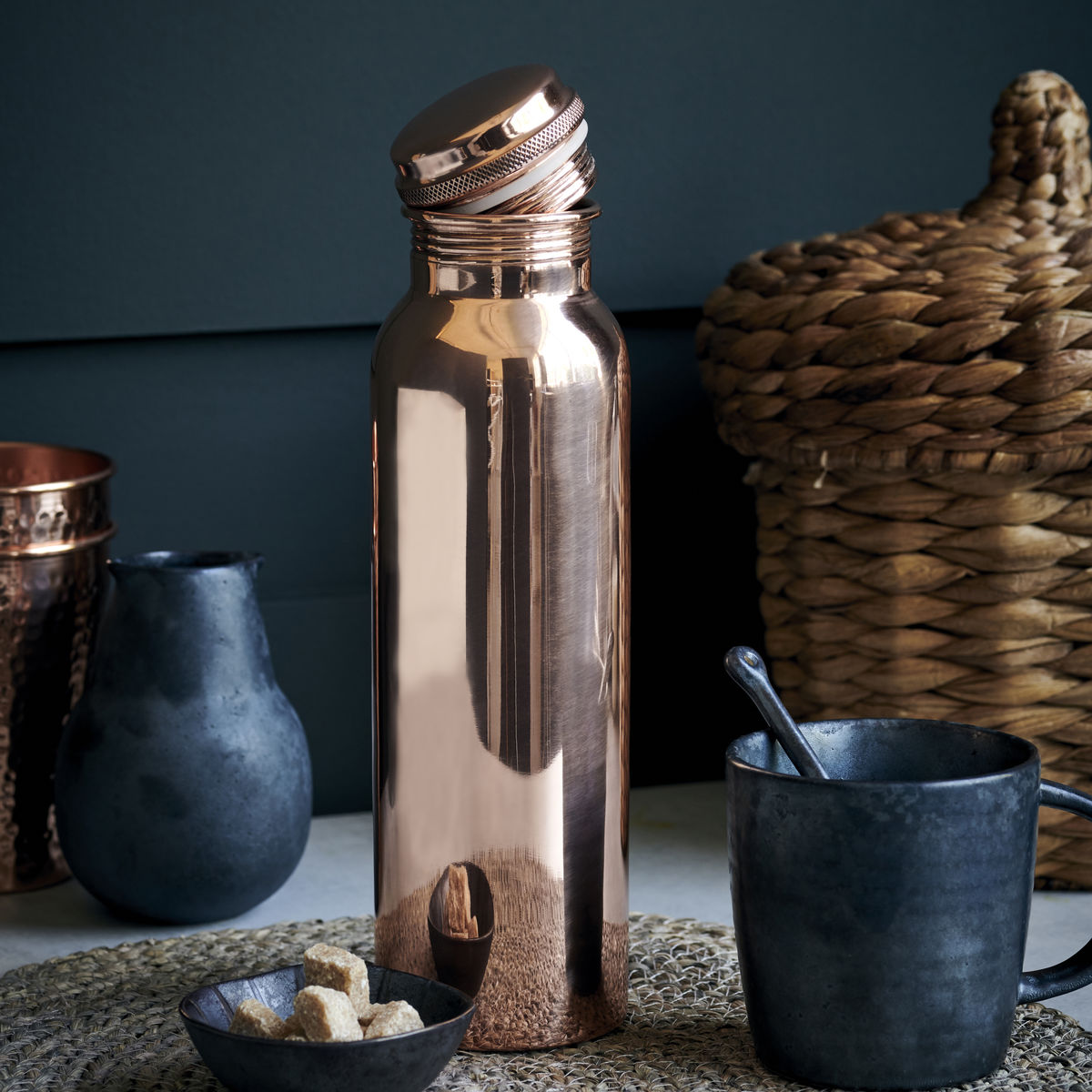 Flasche, Al in Kupfer präsentiert im Onlineshop von KAQTU Design AG. Flasche ist von House Doctor