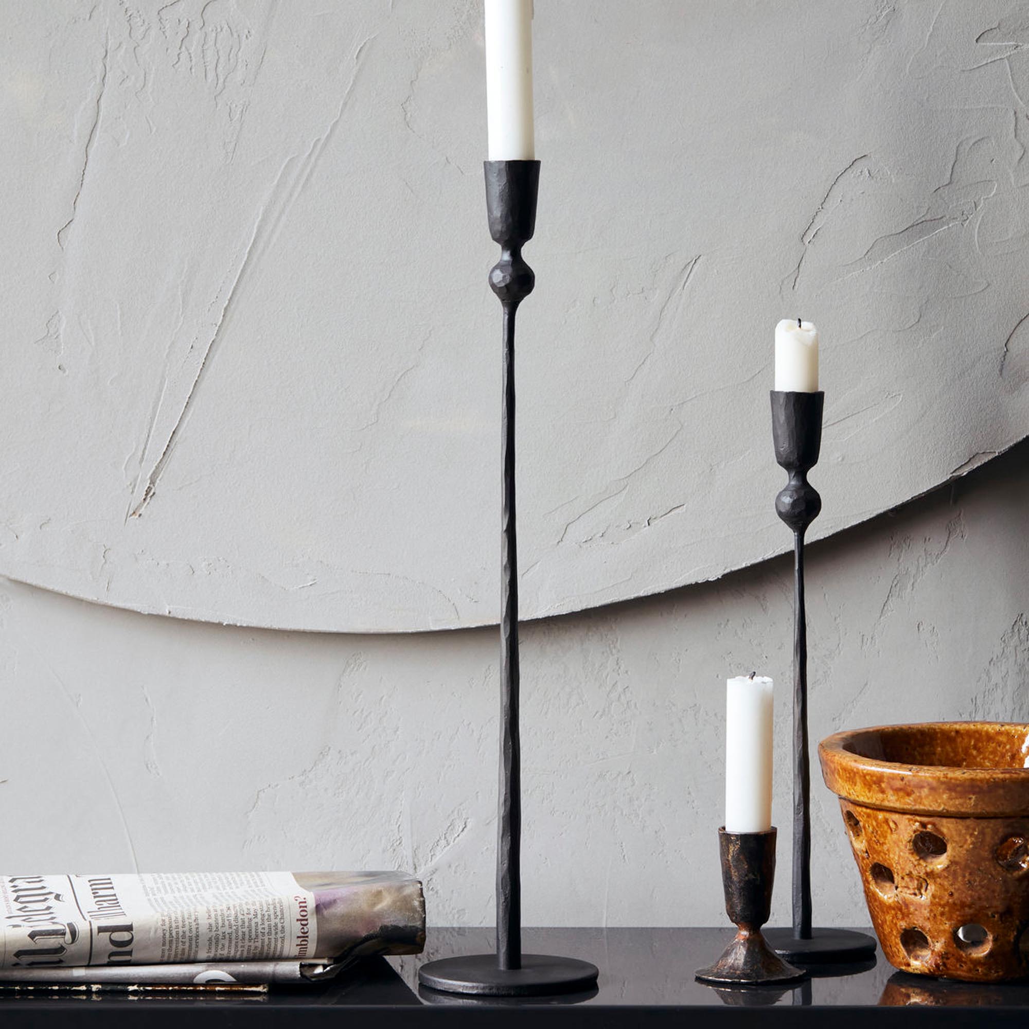 Eleganter Kerzenständer Trivo von House Doctor, ideal für eine gemütliche Atmosphäre und geschmackvolle Akzente in jedem Raum.