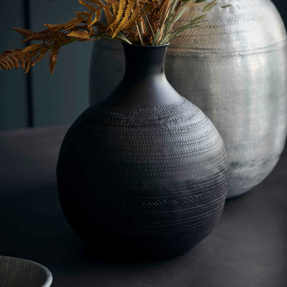 Vase, Reena in Braun präsentiert im Onlineshop von KAQTU Design AG. Vase ist von House Doctor