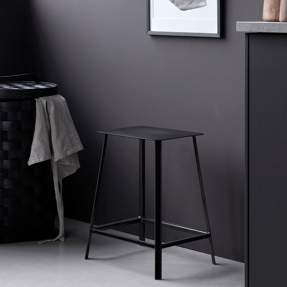 Hocker, Rag in Schwarz präsentiert im Onlineshop von KAQTU Design AG. Barhocker ist von House Doctor