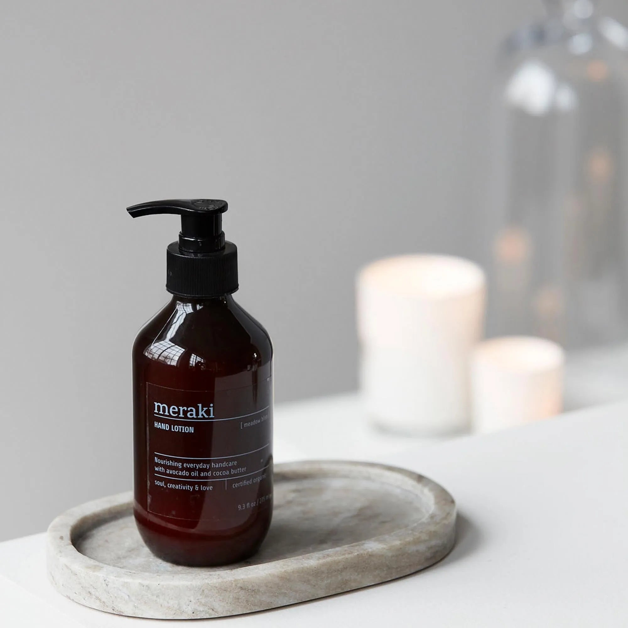 Meraki Meadow Bliss: Bio-Handlotion mit Aloe Vera und Avocadoöl für samtweiche, duftende Hände.