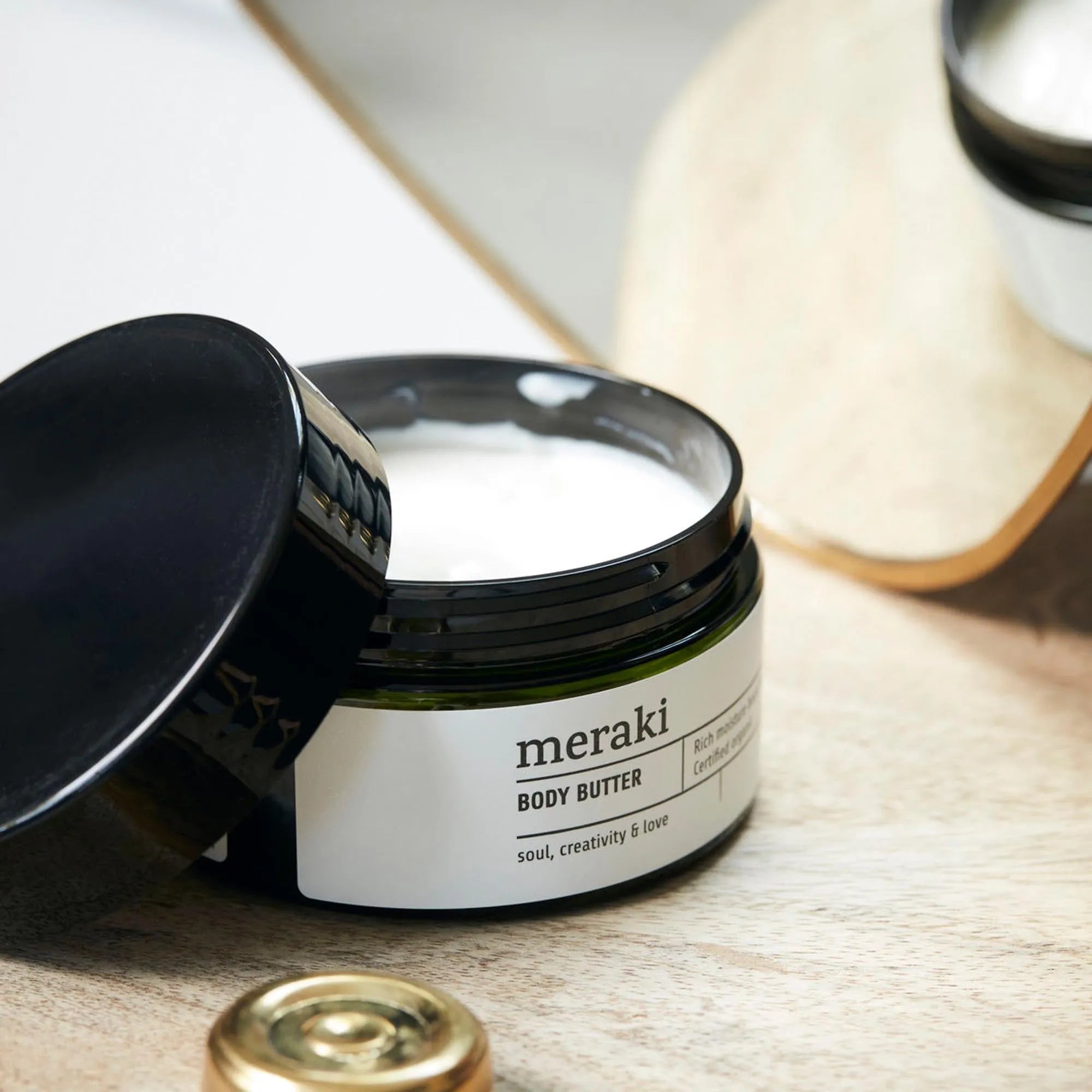 Meraki Linen Dew Body Butter: Luxuriöse Pflege für samtweiche Haut.