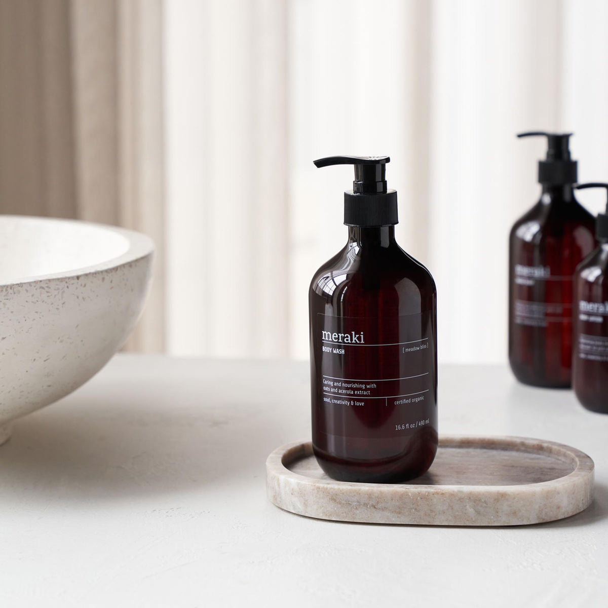 Body wash, Meadow bliss in Braun präsentiert im Onlineshop von KAQTU Design AG. Duschmittel + Shampoo ist von Meraki;Body wash, Meadow bliss in Braun präsentiert im Onlineshop von KAQTU Design AG. Duschmittel + Shampoo ist von Meraki;Body wash, Meadow bliss in Braun präsentiert im Onlineshop von KAQTU Design AG. Duschmittel + Shampoo ist von Meraki