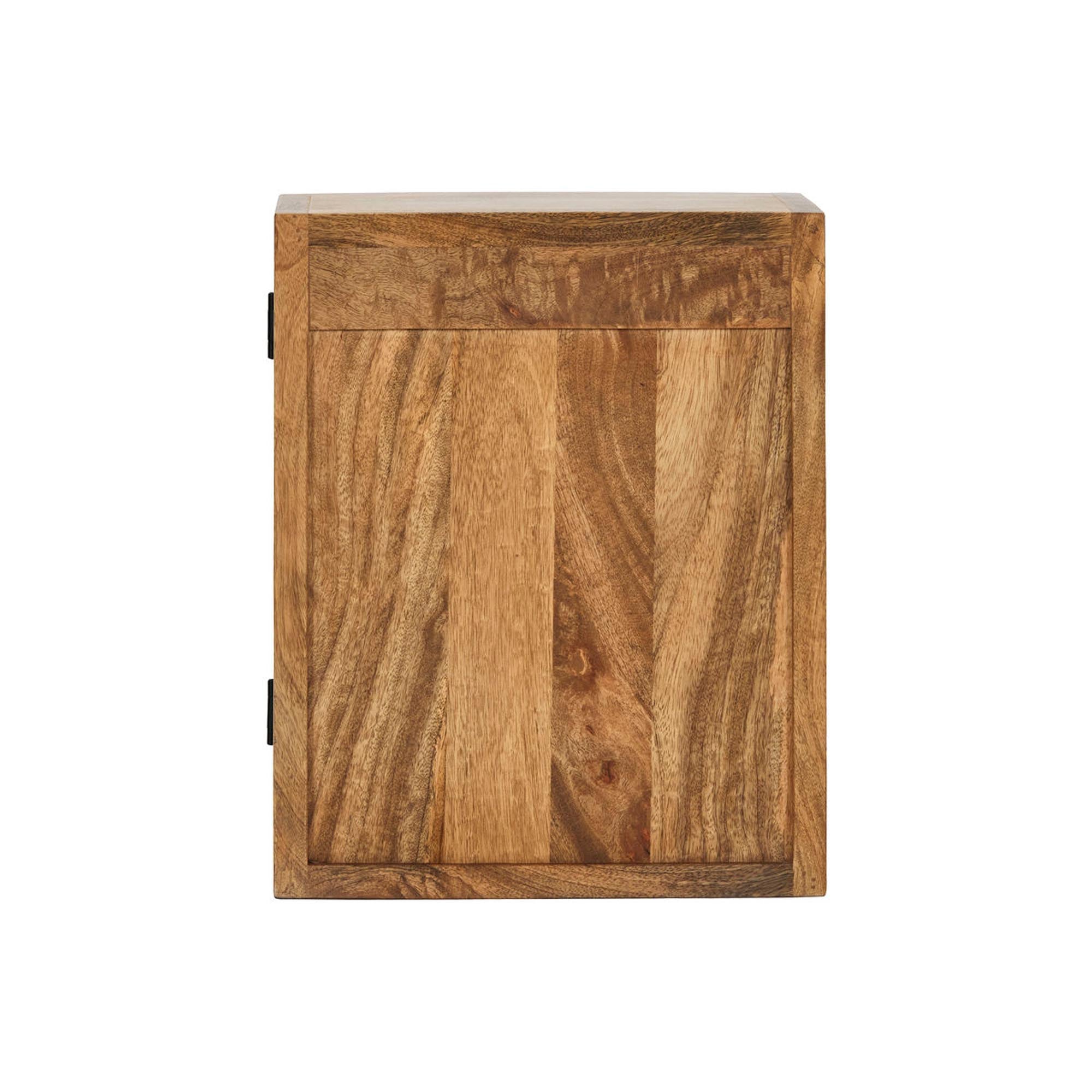 Eleganter Mangoholz-Schrank von House Doctor für natürliche Akzente.