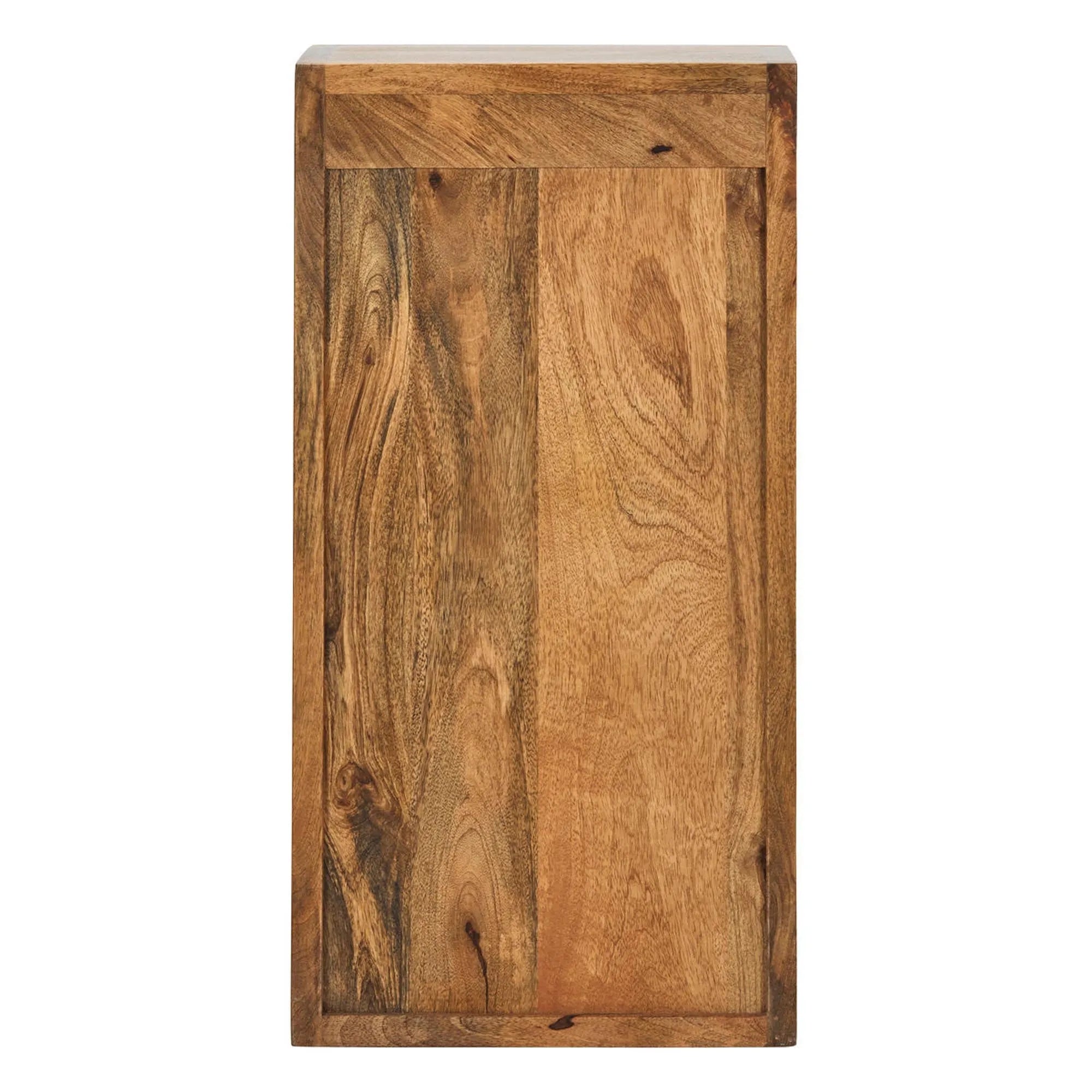 Naturbelassener Mangoholz-Schrank von House Doctor für zeitlose Eleganz.