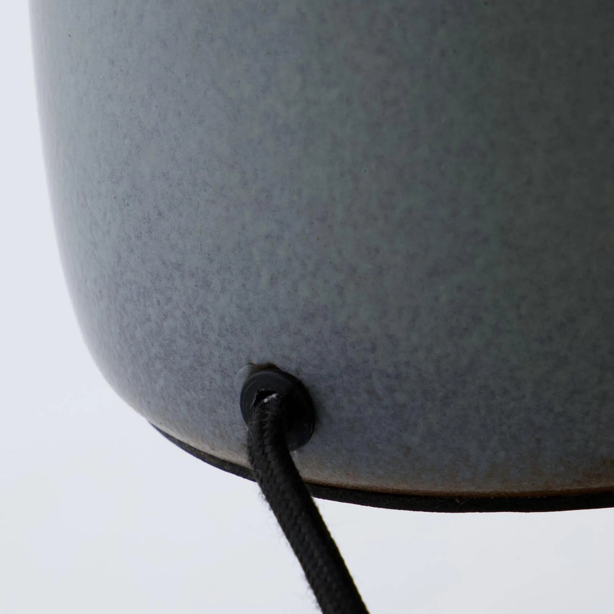 Moderne Tischleuchte HDMoss in Grau von House Doctor, stilvoll & chic.