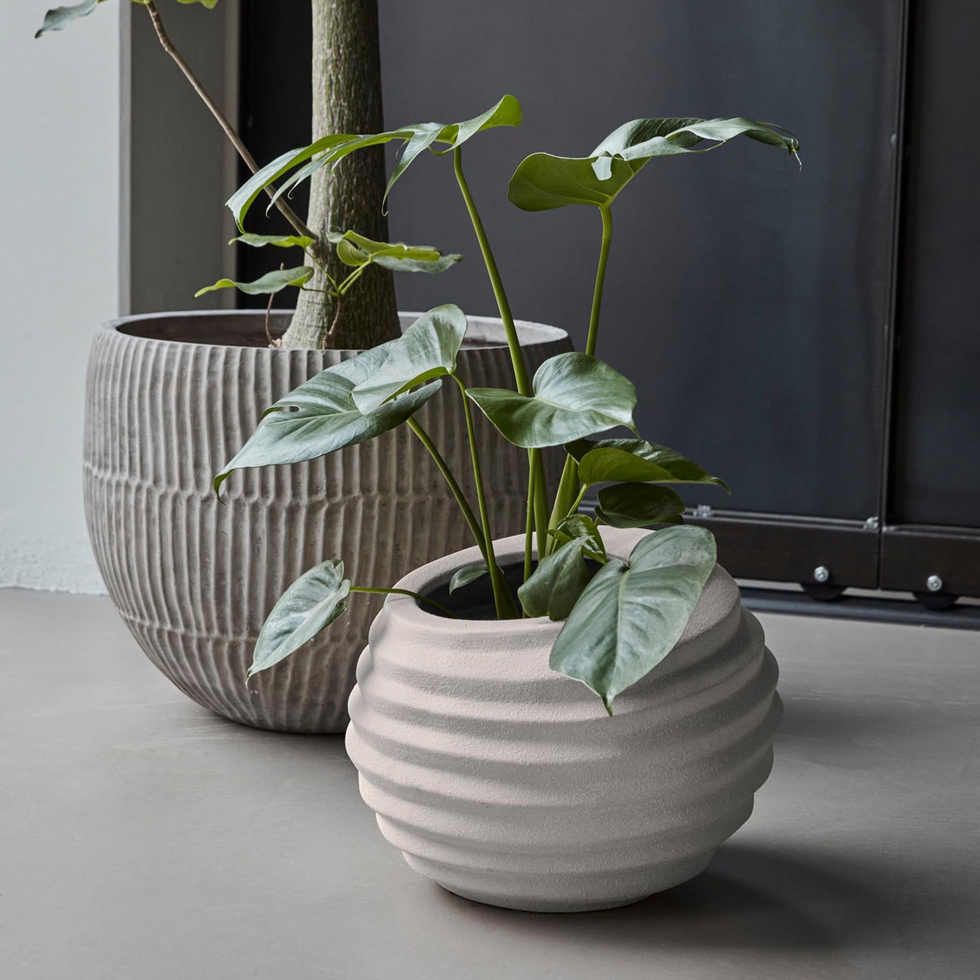 Moderner Blumentopf HDHapp von House Doctor in trendigem Off-White.