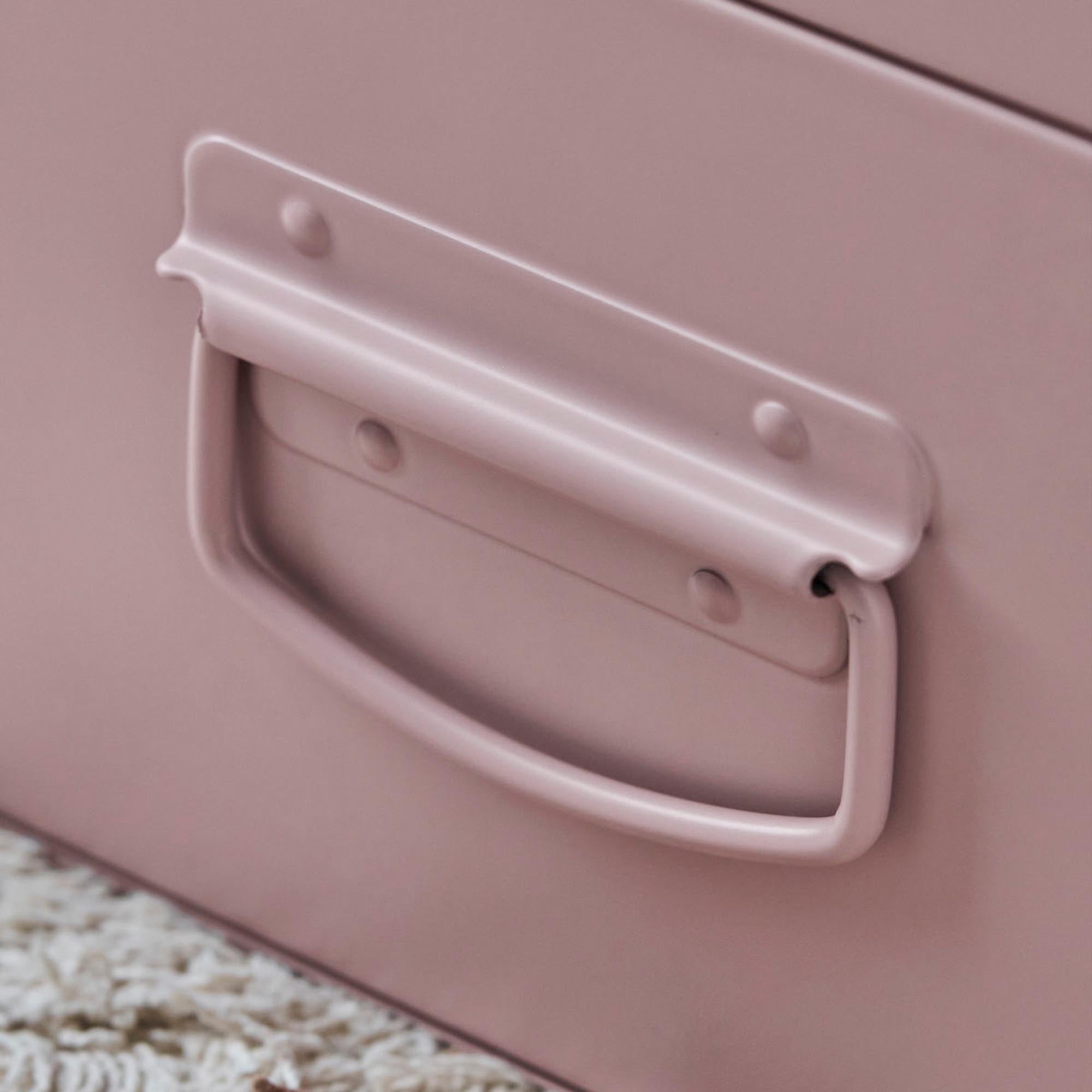Stilvolle HDMetal Aufbewahrung in Beige/Rose von House Doctor.