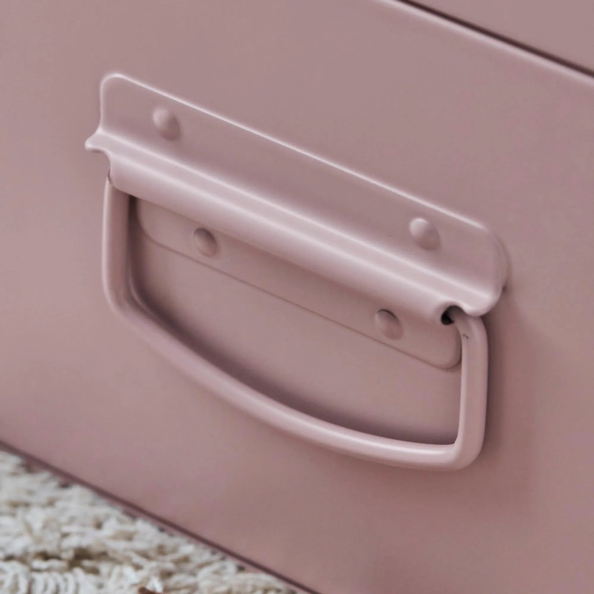 Stilvolle HDMetal Aufbewahrung in Beige/Rose von House Doctor.