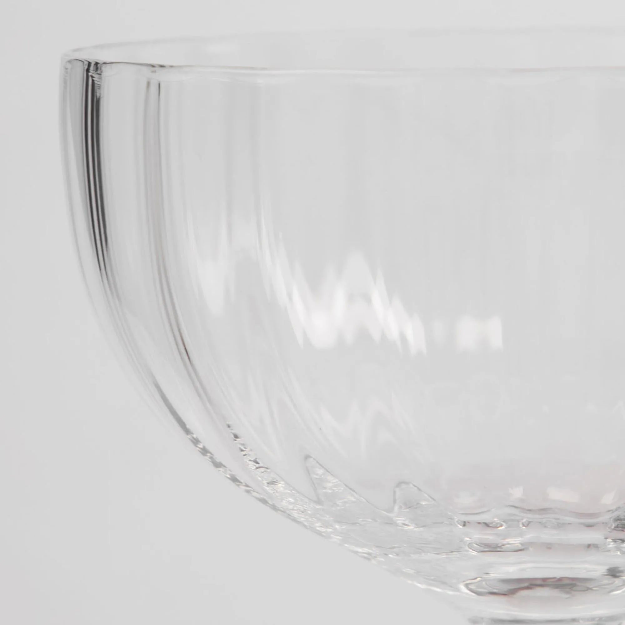 Stilvolles HDRill Cocktailglas von House Doctor für edle Drinks.
