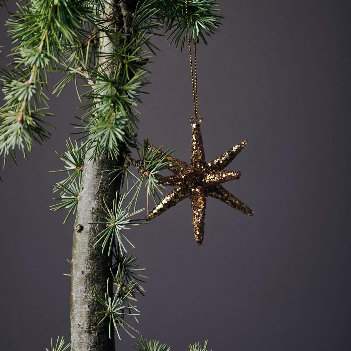 Ornamente, HDSpike, Braun mit Glitzer in Braun mit Glitzer präsentiert im Onlineshop von KAQTU Design AG. Weihnachtszubehör ist von House Doctor
