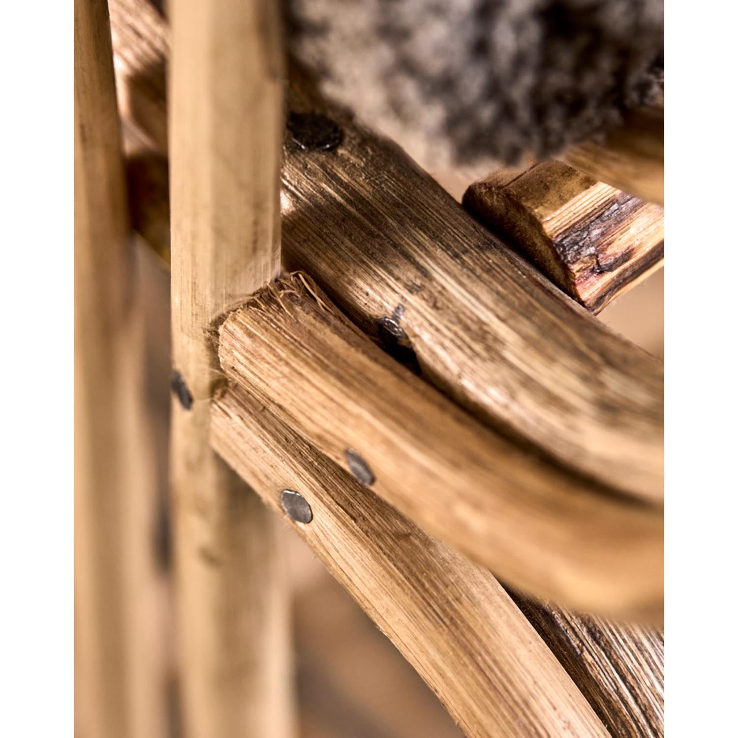 Moderner Beistelltisch HDShelf von House Doctor aus Naturholz, perfekt für eine elegante und praktische Einrichtung.