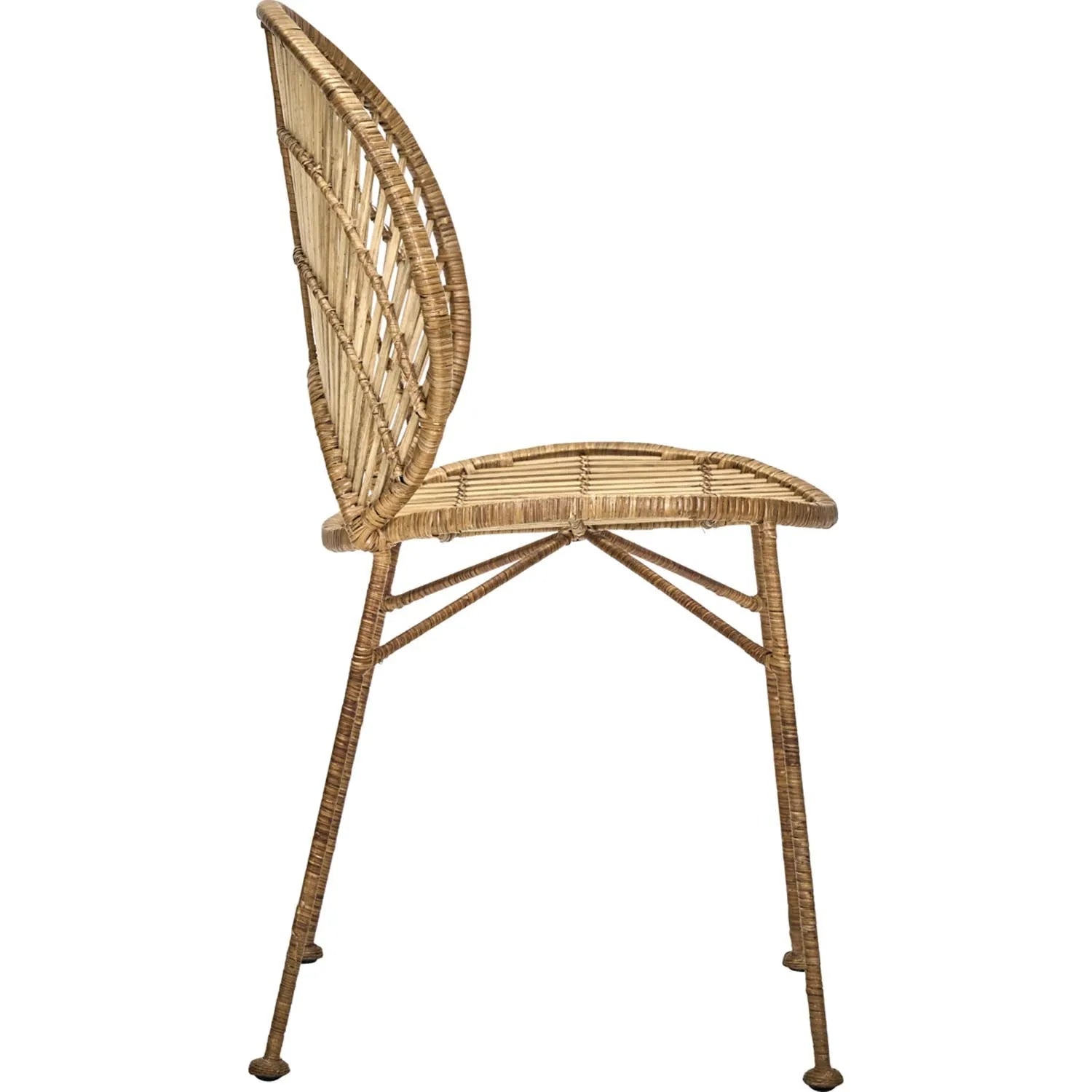 Der HDTrecca Stuhl von House Doctor: Eleganz aus Rattan und Eisen, ideal für Esszimmer und Terrassen.