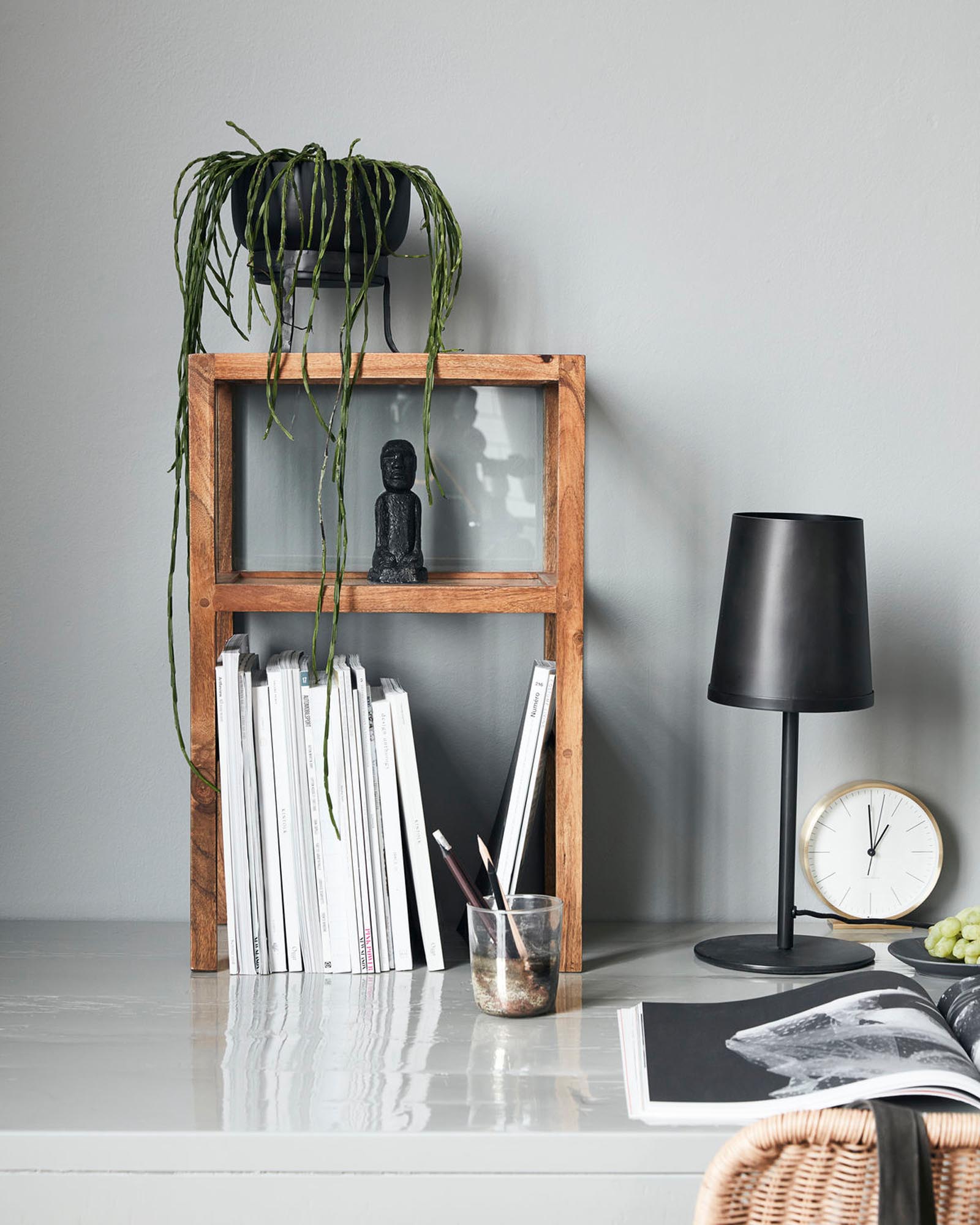 Side table, montre