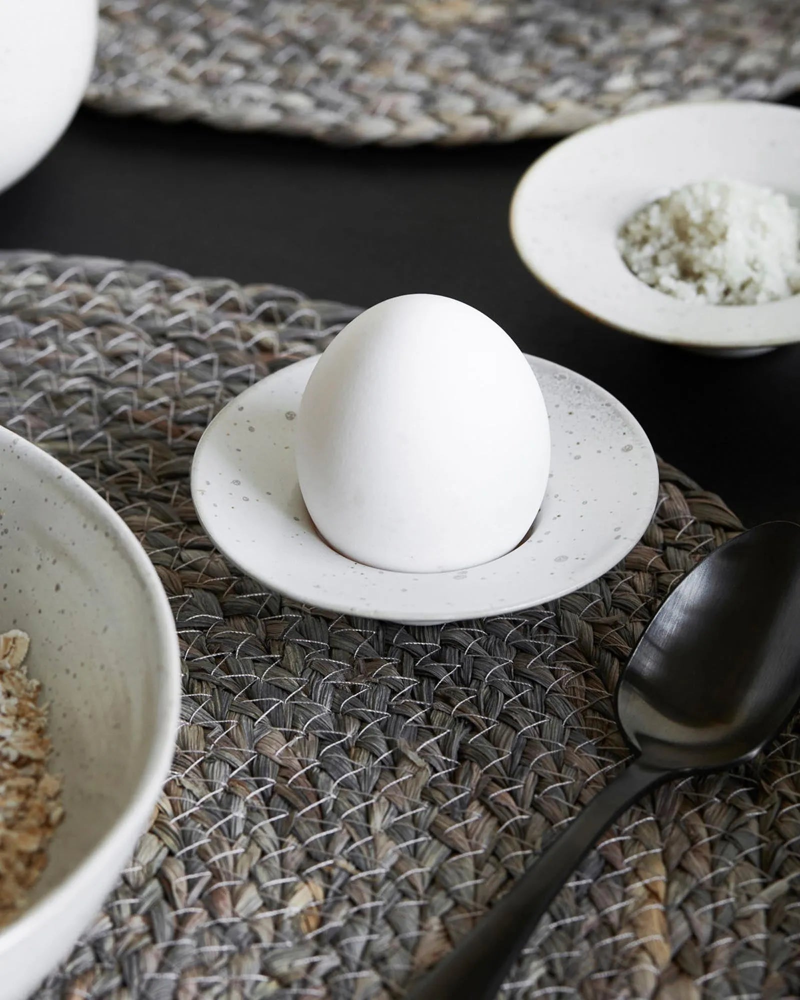 Moderner Eierbecher Pion von House Doctor für stilvolle Frühstücke.
