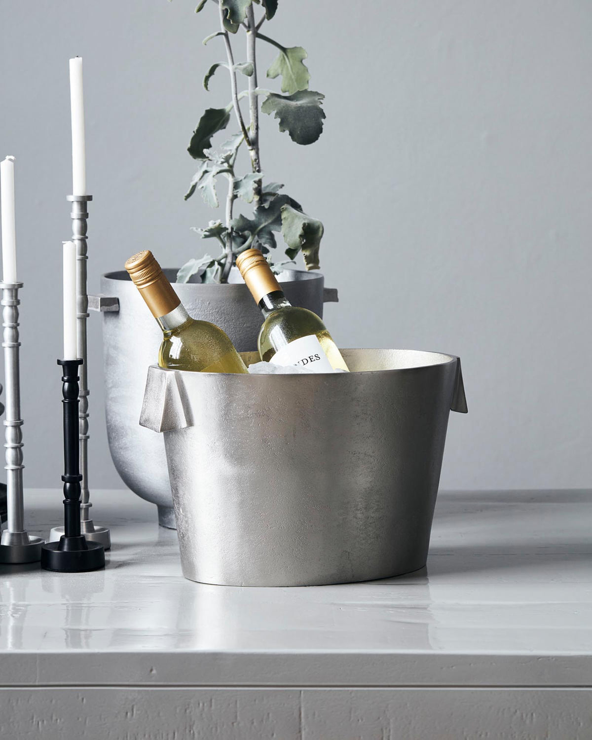 Weinkühler, Buck in Gebürstetes Silber präsentiert im Onlineshop von KAQTU Design AG. Flaschenkühler ist von House Doctor;Weinkühler, Buck in Gebürstetes Silber präsentiert im Onlineshop von KAQTU Design AG. Flaschenkühler ist von House Doctor;Weinkühler, Buck in Gebürstetes Silber präsentiert im Onlineshop von KAQTU Design AG. Flaschenkühler ist von House Doctor;Weinkühler, Buck in Gebürstetes Silber präsentiert im Onlineshop von KAQTU Design AG. Flaschenkühler ist von House Doctor