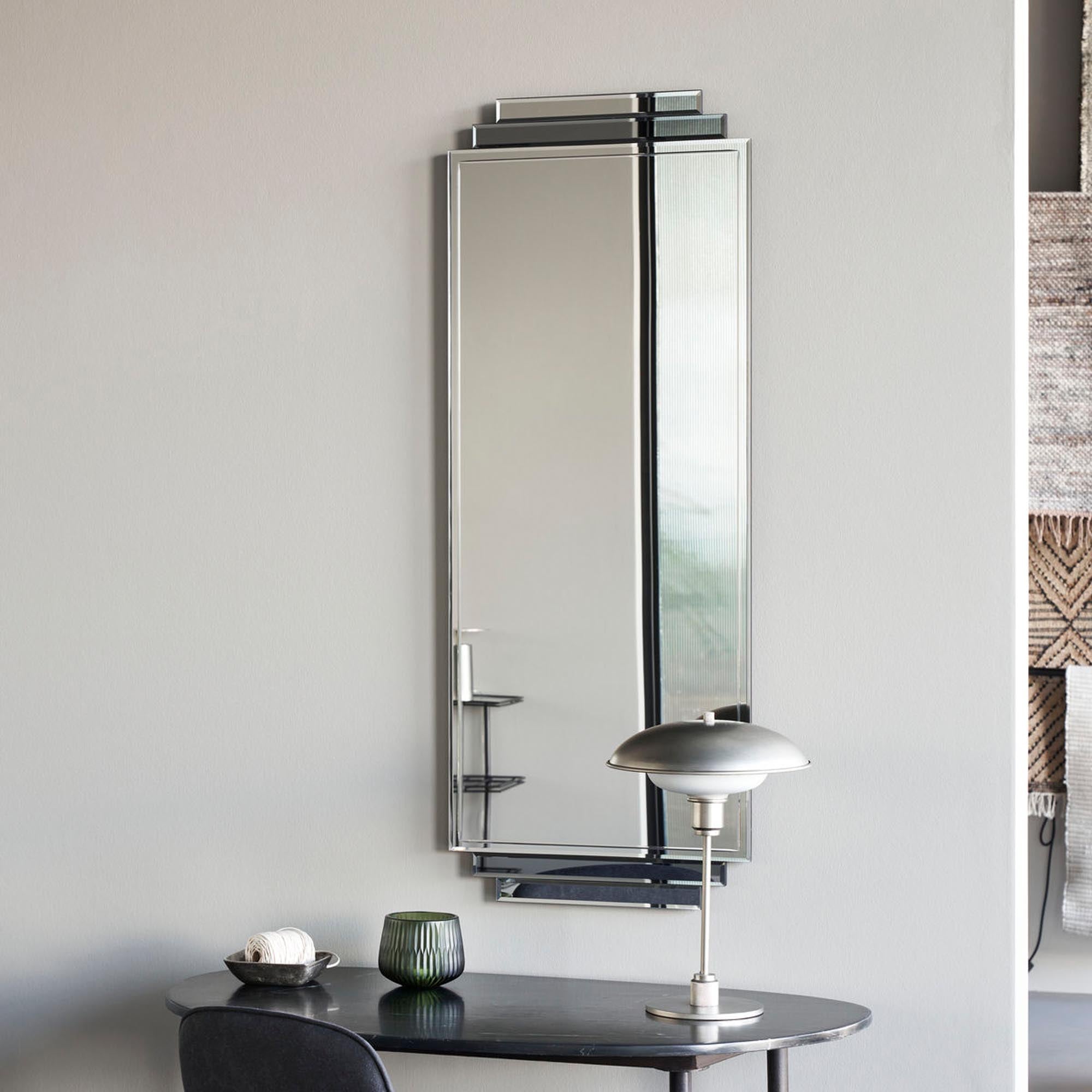 Eleganter Standspiegel von House Doctor in stilvollem Grau, ideal für moderne Wohnräume und als dekoratives Element.