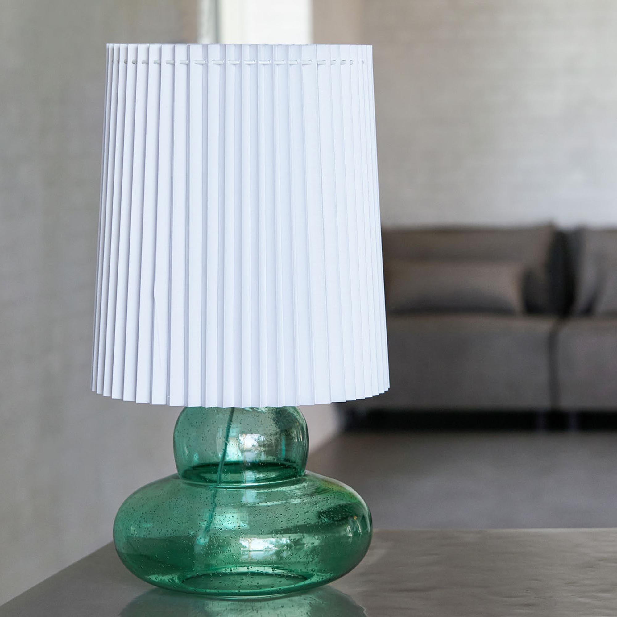 Elegante Tischlampe Ribe von House Doctor für stilvolle Beleuchtung.